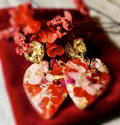 Red Hydrangea Jewelry Set – Real Flower Bangle & Earrings with Gold Foil | Handmade Resin Gift for Her | Nature-Inspired Jewelry