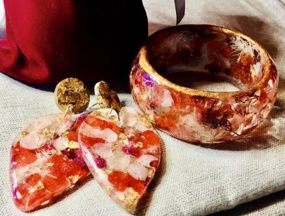 Red Hydrangea Jewelry Set – Real Flower Bangle & Earrings with Gold Foil | Handmade Resin Gift for Her | Nature-Inspired Jewelry