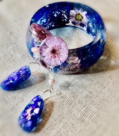Pressed Chrysanthemum Resin Jewelry Set