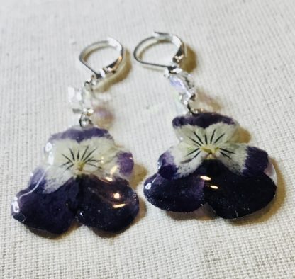 https://realflowerjewels.com/wp-content/uploads/2025/07/IMG_3951-scaled.jpeg