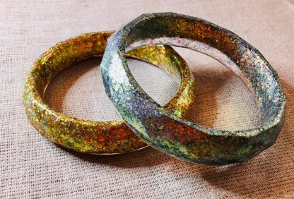 Set of 2 Glitter Resin Bangles – Golden Sparkle