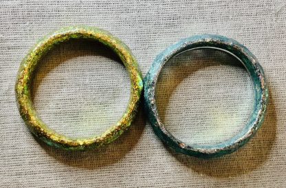 Set of 2 Glitter Resin Bangles – Golden Sparkle