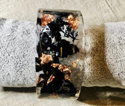 Nocturne Bloom – Real Flower Resin Bangle with Copper Foil