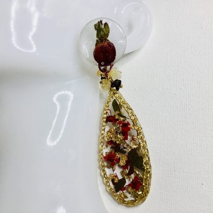 Golden Bloom Teardrop Earrings – Real Red Narcissus & Gold Foil Resin Jewelry