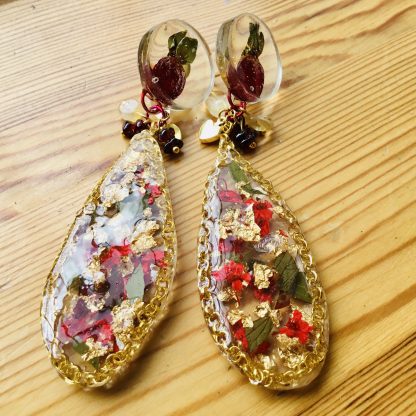 Golden Bloom Teardrop Earrings – Real Red Narcissus & Gold Foil Resin Jewelry
