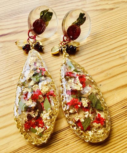 Golden Bloom Teardrop Earrings – Real Red Narcissus & Gold Foil Resin Jewelry