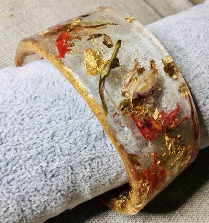 Golden Snowdrop Resin Bracelet