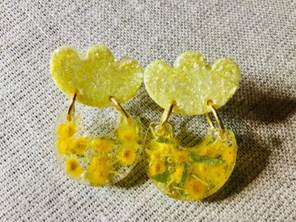 "Golden Whisper" – Real Mimosa Flower Resin Jewelry Set | Handmade Bangle & Earrings for Women