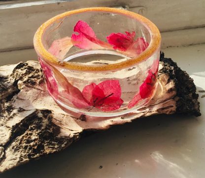 Whispers of Bloom” – Resin Bangle with Bougainvillea & Rose Petals