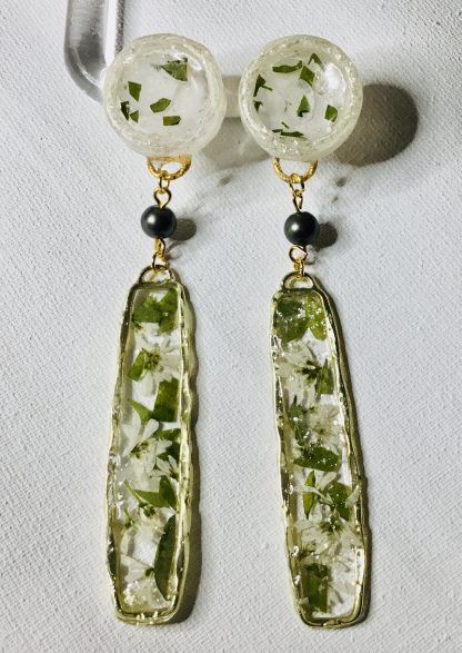 Nature's Elegance – Long Drop Earrings