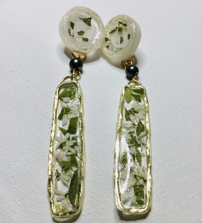 Nature's Elegance – Long Drop Earrings