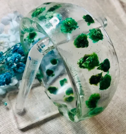 Blooming Serenity” – Real Baby’s Breath Resin Bangle