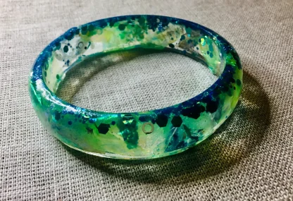 Ocean’s Muse” – Handcrafted Blue-Green Fantasy Fish Resin Bangle
