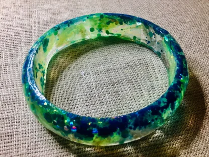 Ocean’s Muse” – Handcrafted Blue-Green Fantasy Fish Resin Bangle