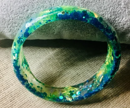 Ocean’s Muse” – Handcrafted Blue-Green Fantasy Fish Resin Bangle