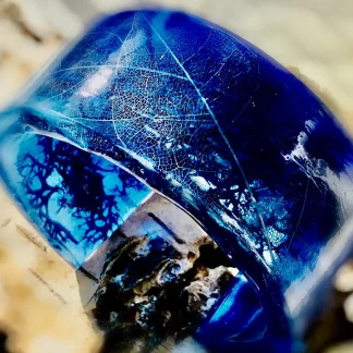 Forest Frost Bloom – Handmade Botanical Resin Bangle