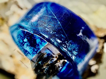 Forest Frost Bloom – Handmade Botanical Resin Bangle