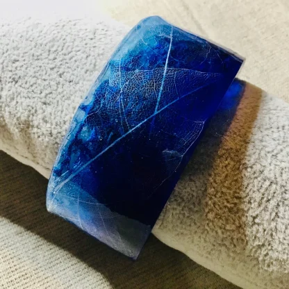 Forest Frost Bloom – Handmade Botanical Resin Bangle