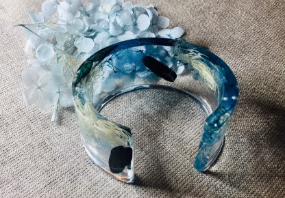 Ocean Bloom Cuff" – Real Blue Hydrangea Resin Bracelet