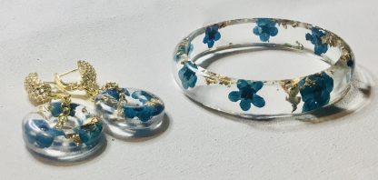 Ethereal Forget-Me-Not Resin Jewelry Set – Real Blue Flowers in Resin Earrings & Bangle