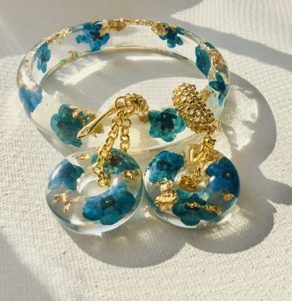 Ethereal Forget-Me-Not Resin Jewelry Set – Real Blue Flowers in Resin Earrings & Bangle