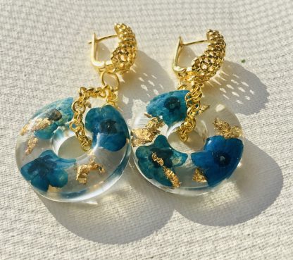 Ethereal Forget-Me-Not Resin Jewelry Set – Real Blue Flowers in Resin Earrings & Bangle