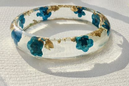 Ethereal Forget-Me-Not Resin Jewelry Set – Real Blue Flowers in Resin Earrings & Bangle