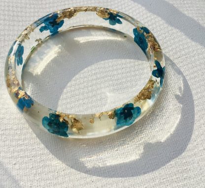 Ethereal Forget-Me-Not Resin Jewelry Set – Real Blue Flowers in Resin Earrings & Bangle