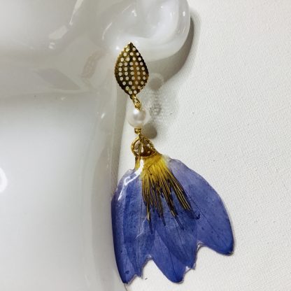 Golden Lily Drop Earrings – Real Waterlily Petal Jewellry