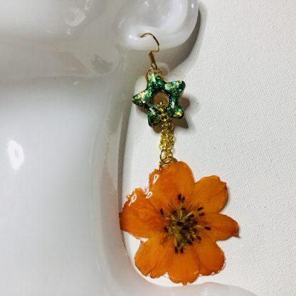 Cosmic Bloom Radiance Earrings – Real Cosmos Flowers with Glitter Stars