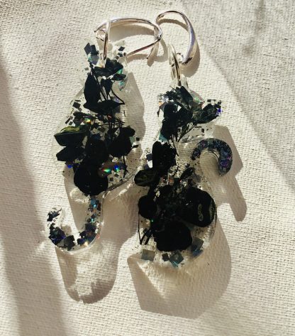 Midnight Garden Cat Earrings – Handmade Resin Jewelry with Real Pressed Flowers, Unique Nature-Inspired Gift