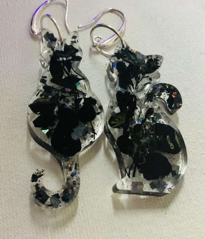 Midnight Garden Cat Earrings – Handmade Resin Jewelry with Real Pressed Flowers, Unique Nature-Inspired Gift