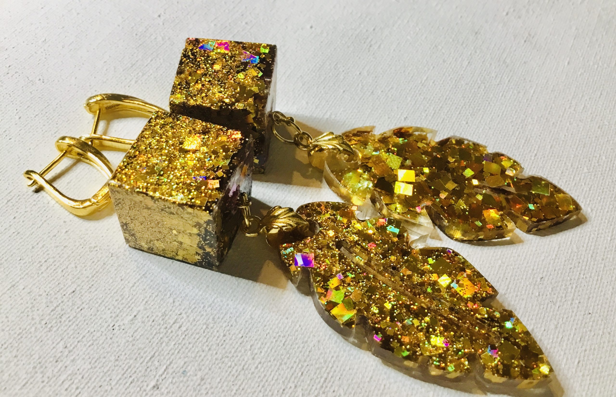 Gilded Forest Echo – Handmade Resin Leaf Earrings with Golden Mosaic Shimmer - Image 3