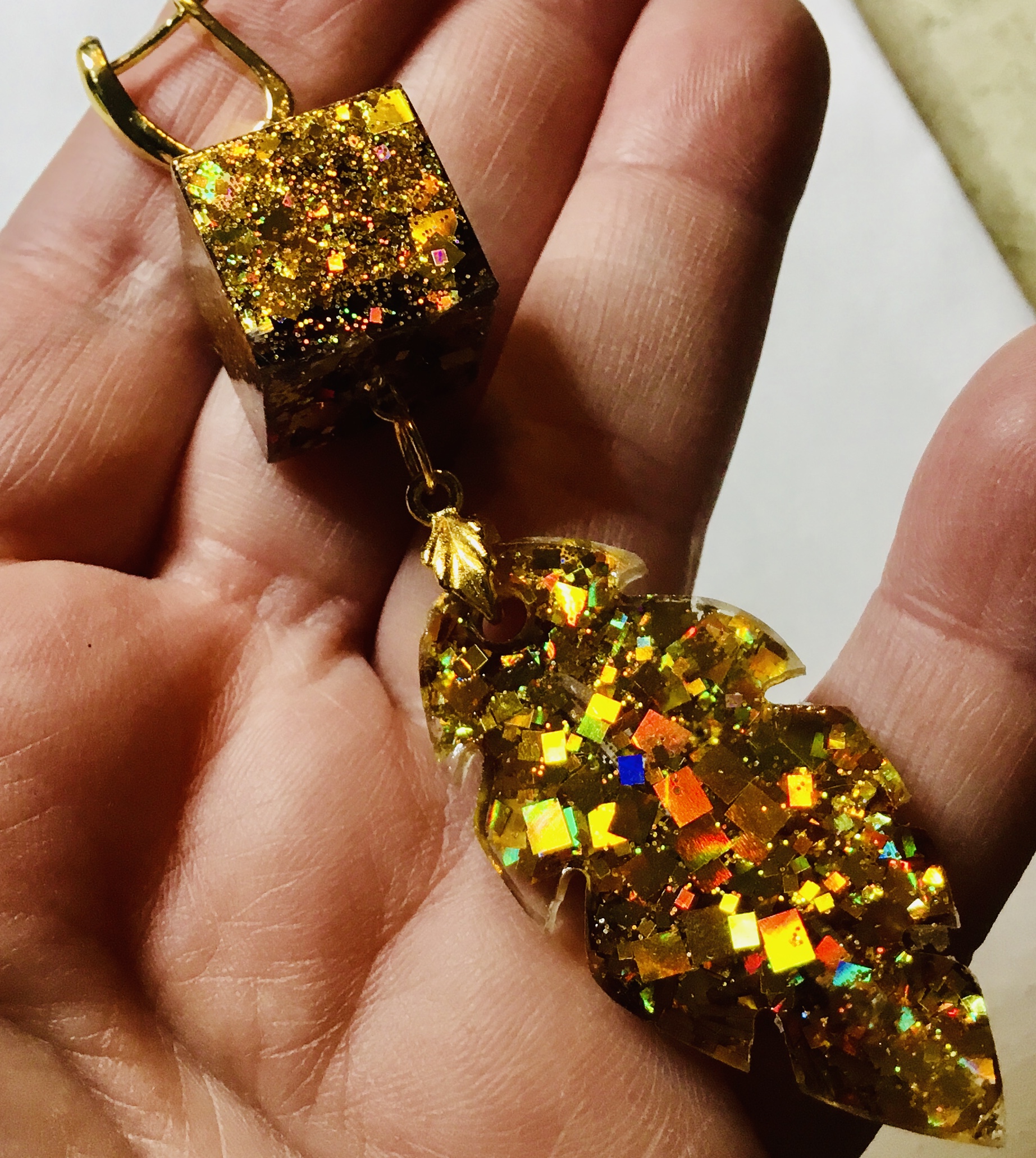 Gilded Forest Echo – Handmade Resin Leaf Earrings with Golden Mosaic Shimmer