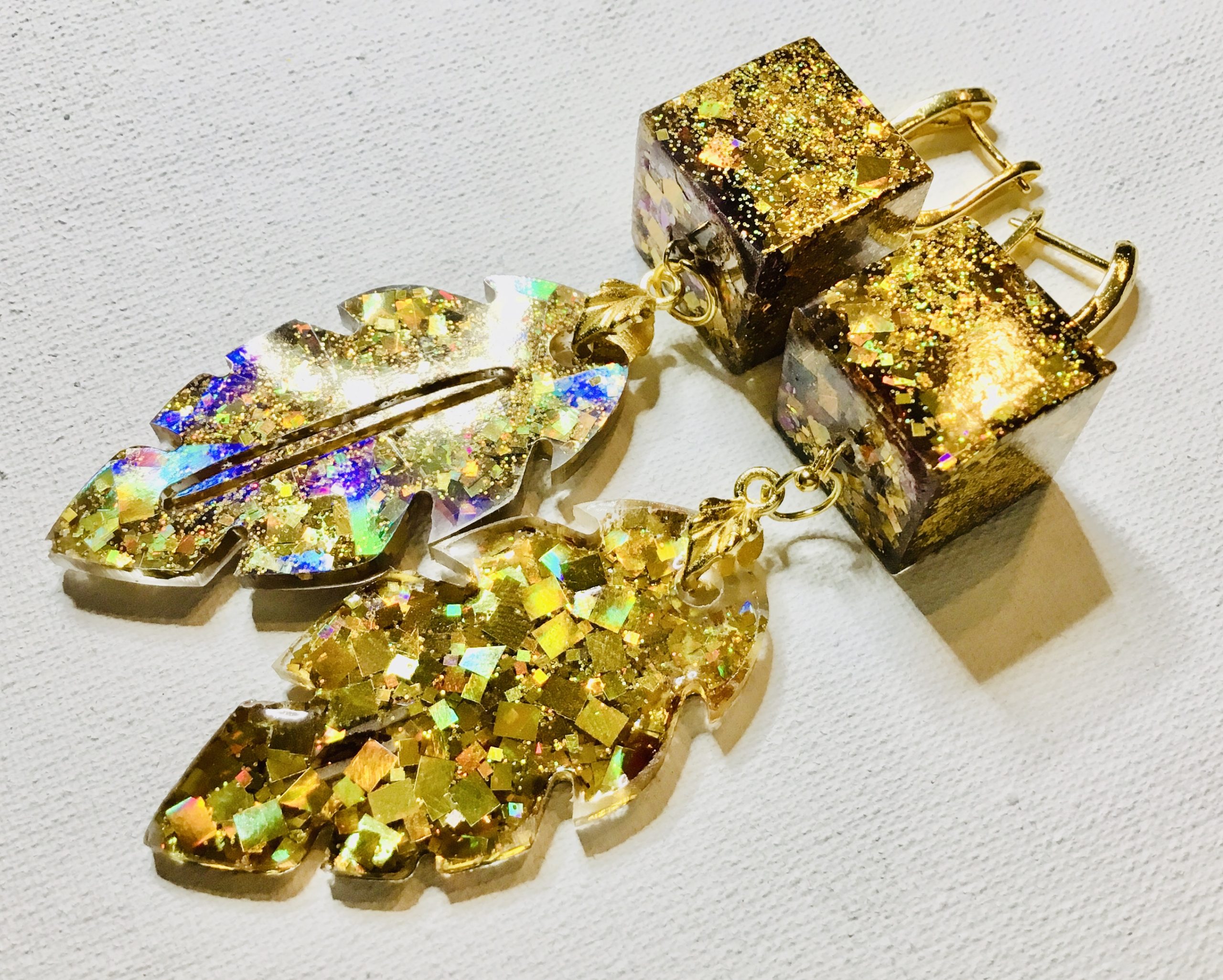 Gilded Forest Echo – Handmade Resin Leaf Earrings with Golden Mosaic Shimmer