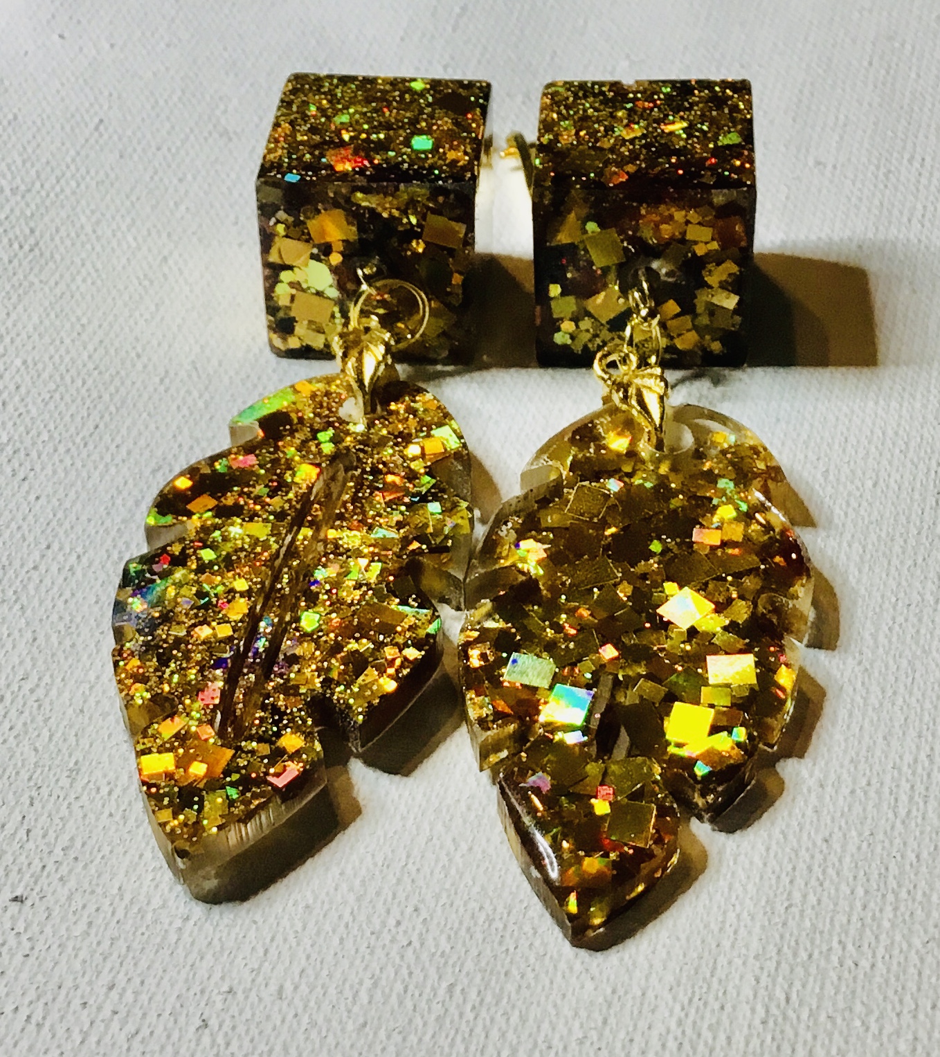 Gilded Forest Echo – Handmade Resin Leaf Earrings with Golden Mosaic Shimmer