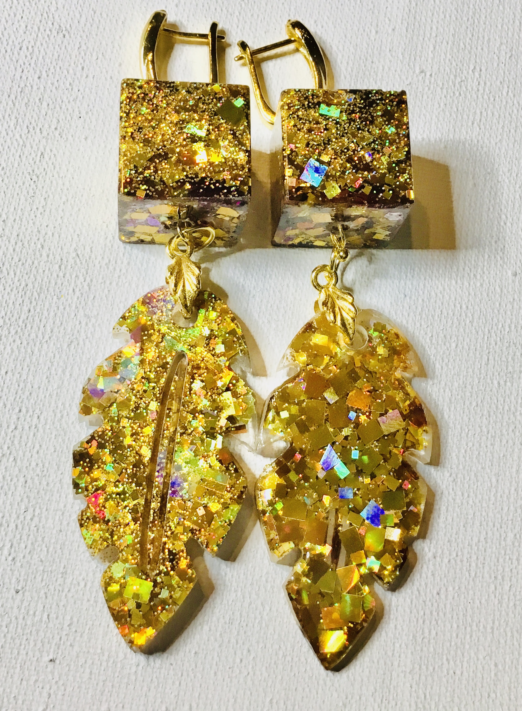Gilded Forest Echo – Handmade Resin Leaf Earrings with Golden Mosaic Shimmer - Image 9